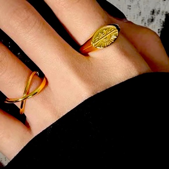 🍒3/$30 New Sun & Moon Signet Rings - Picture 4 of 4